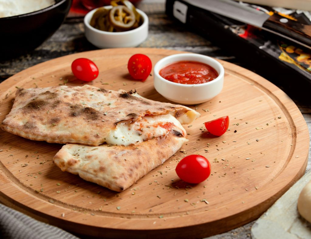 Calzone com mussarela Scala