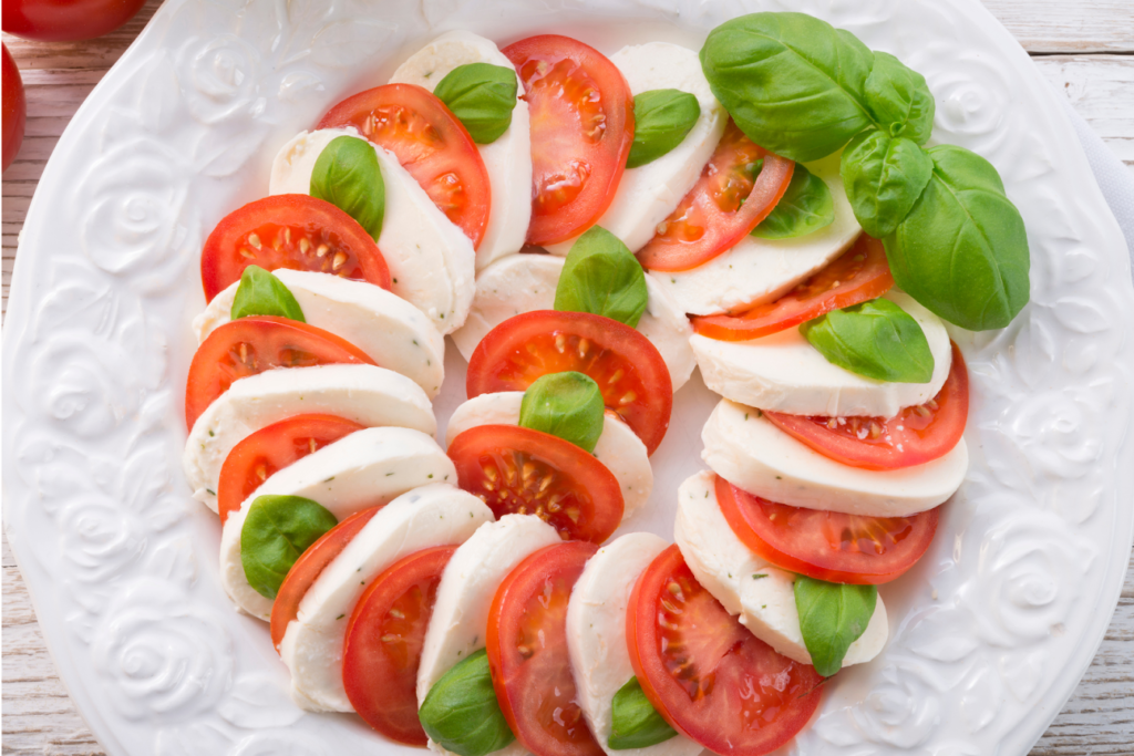 Caprese com mussarela