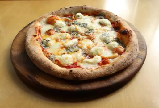 Pizza de Quatro Queijos Scala
